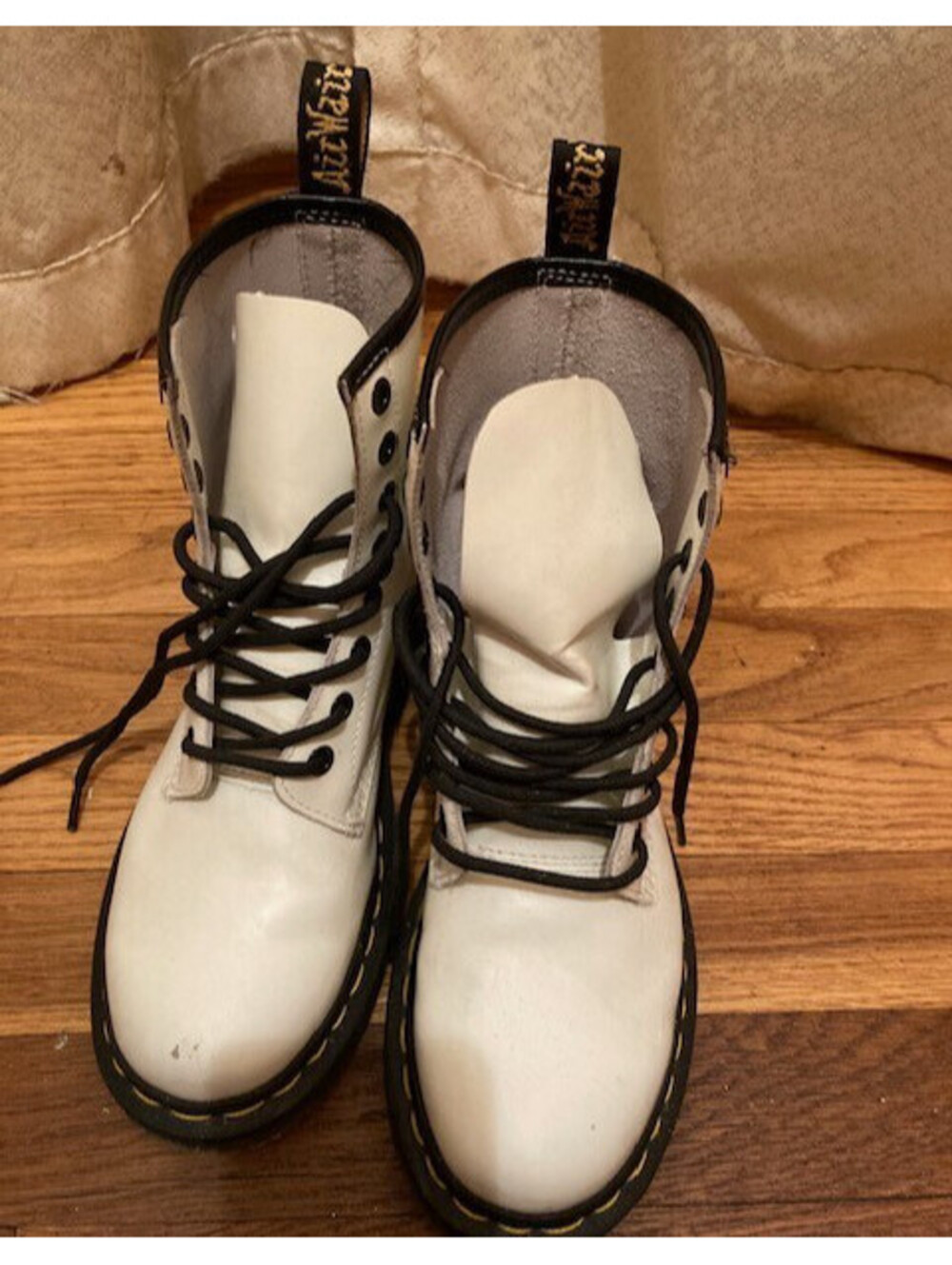 DR. MARTENS 1460 White Leather Lace-Up Boots - size 6 - Great Condition